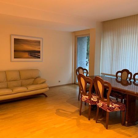 Lovely Two Bedroom Apartment With Free Parking Amberes Exterior foto