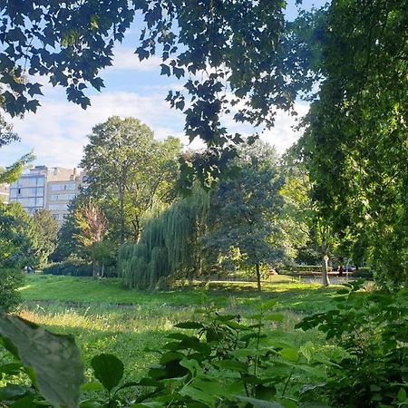 Lovely Two Bedroom Apartment With Free Parking Amberes Exterior foto